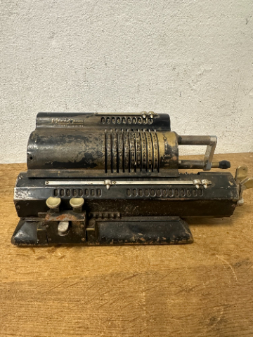 Mechanický kalkulátor Original Odhner – Göteborg, Švédsko, 1. polovina 20. století - Antik Spomyšl