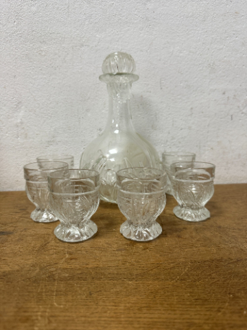 Likérová souprava – ZAJÍC Václav, Libochovice, karafa 3712/700, 6 skleniček vzor 3713/065 DECANTER - Antik Spomyšl